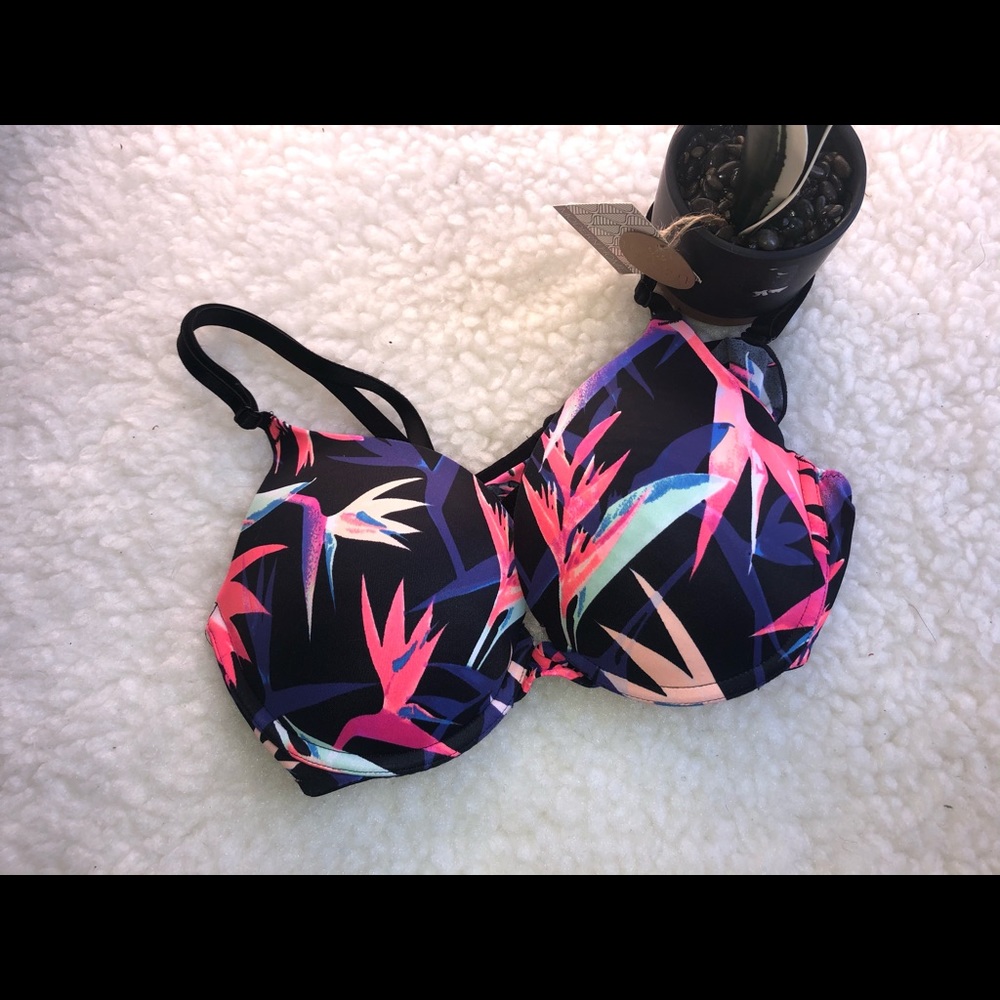 Pink Bra - Picture 4 of 5